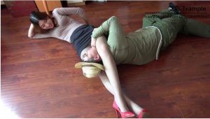 女特工蹂躏、虐杀武士中