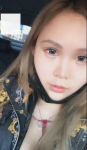 【恋足】女神套路旧同学给她吻臭棉袜脚