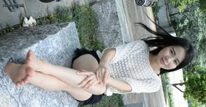小诗倾情演绎裸足秀（331M-5分52秒）