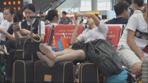 年终爆款感天动地：冷冷的和谐号铁姐，伸直销魂丝足长腿带你上天-97LZTD-2287