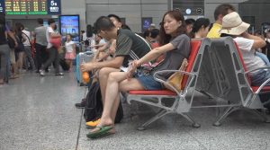 提前3小时到场，窈窕学妹为你加餐欣赏她的长腿细足-97LZTD-2633