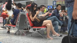 冷艳的女神级妹子，一双精美玉足让人一秒钟也不愿错过-97LZTD-2799