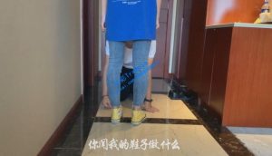 【00后】偷闻妹妹鞋子被发现-97LZTD-2912