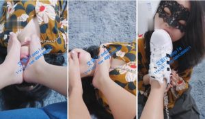 【微甜—Sss】户外后母狗清理鞋子-97LZTD-3182